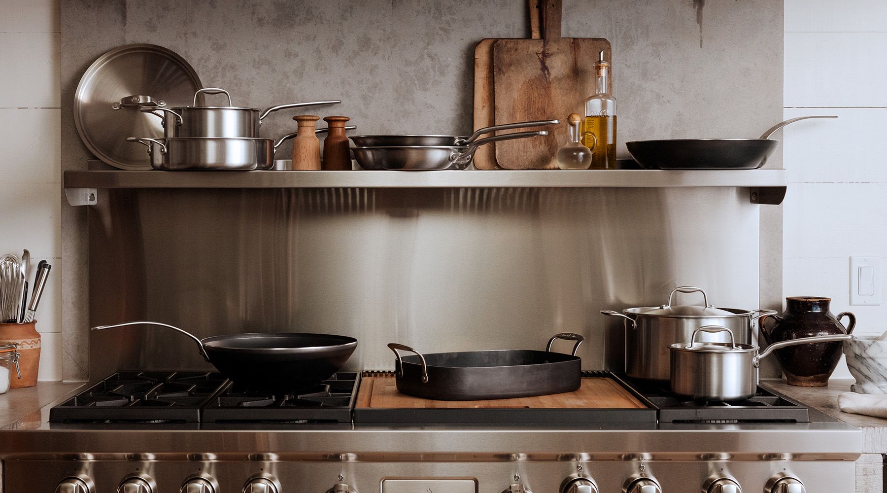 Carbon Steel vs. Non Stick Cookware: 8 Key Differences